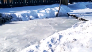 500 литров каждые 2 часа: подземные воды топят дом жителя Шимановска - gtrkamur.ru