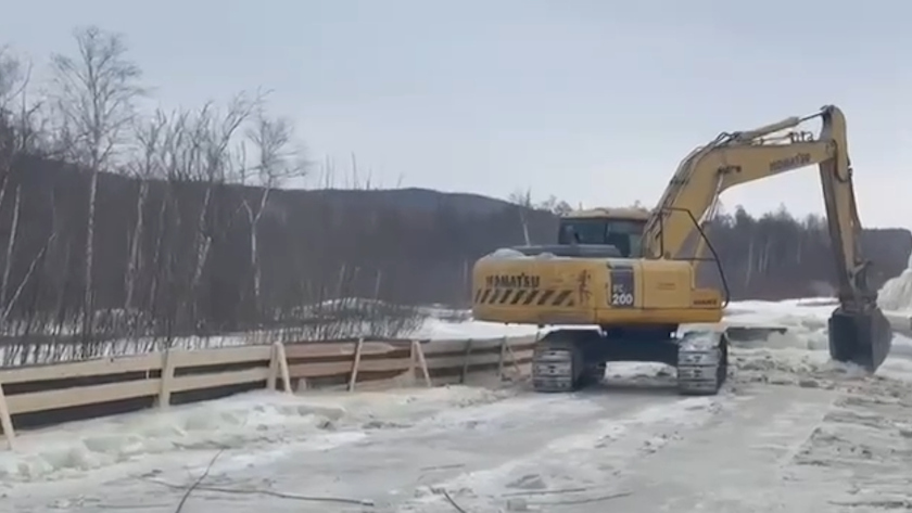 Проезд восстановлен: в Зейском округе очистили проезжую часть от воды - gtrkamur.ru