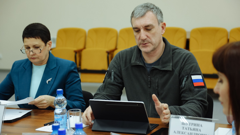 Василий Орлов обсудил меры поддержки с ветеранами СВО в Архаринском округе - gtrkamur.ru