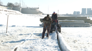 Бассейн для заплывов в ледяной воде начали готовить к ЗимФестуАмур - gtrkamur.ru