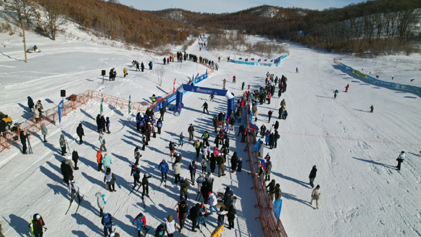 «Лыжня России» в Благовещенске: 3000 амурчан побывали на старте первыми в стране - gtrkamur.ru