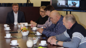 Как вовлекать ветеранов СВО в общественную жизнь Сковородинского округа обсудили на круглом столе - gtrkamur.ru