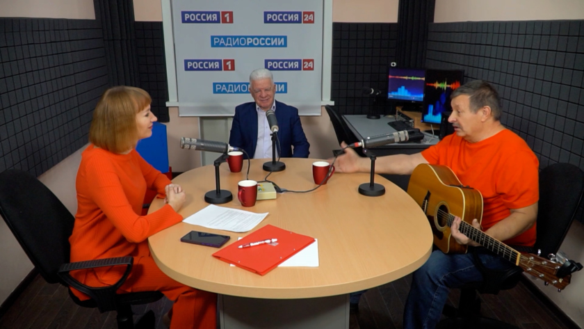 Наш подкаст: музыканты Дмитрий Гаврилюк и Виктор Воробьев о творчестве во время строительства БАМа - gtrkamur.ru