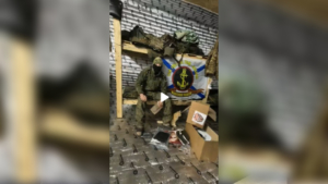 Морпехи-дальневосточники поблагодарили тындинских волонтёров за их письма и посылки - gtrkamur.ru