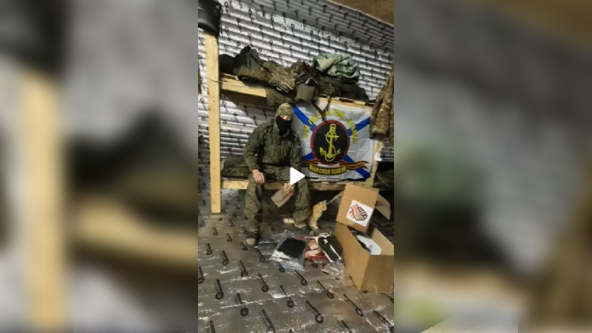 Морпехи-дальневосточники поблагодарили тындинских волонтёров за их письма и посылки - gtrkamur.ru