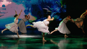 Танцы с кушаками и русскими мотивами: два коллектива из Благовещенска выступят на праздничных площадках Китая - gtrkamur.ru