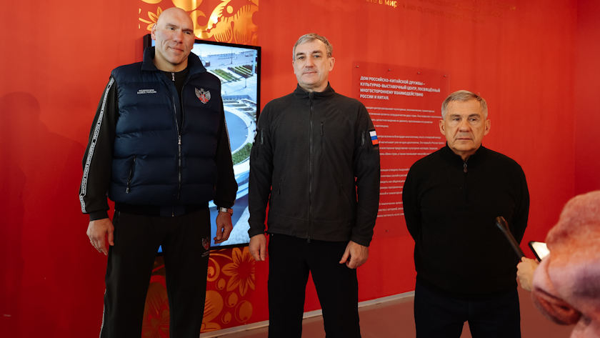 Сотрудничество и перспективы обсудили губернатор Приамурья, Раис Республики Татарстан и депутат Николай Валуев - gtrkamur.ru