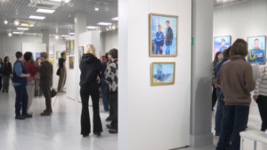 Необычные ракурсы и приемы: амурчан приглашают на выставку художницы Натальи Кузнецовой - gtrkamur.ru