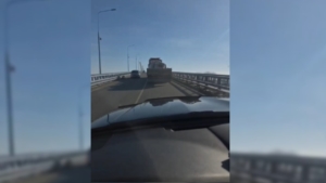 Проезд по новому мосту через Зею в Благовещенске обошёлся водителю большегруза в пять штрафов - gtrkamur.ru