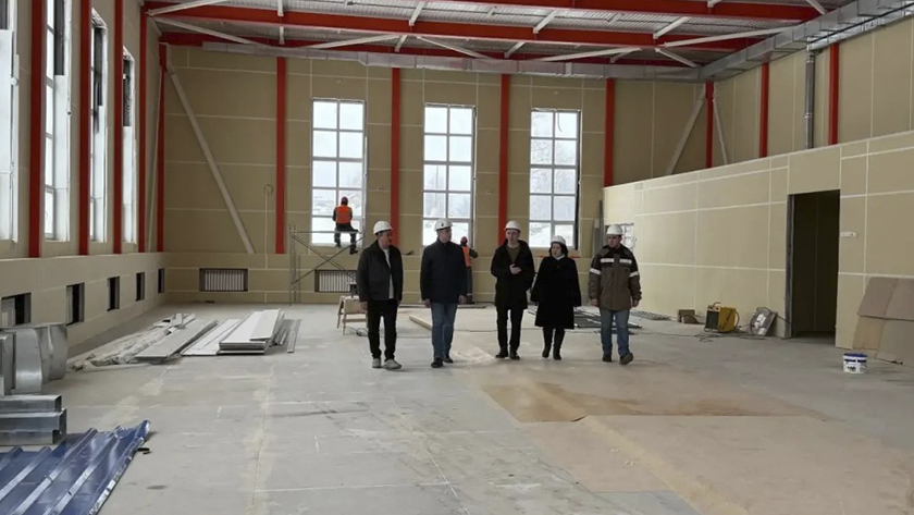 В поселке Экимчан завершают строительство новой школы - gtrkamur.ru