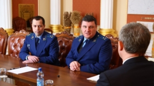 Нового природоохранного прокурора представили губернатору Приамурья - gtrkamur.ru