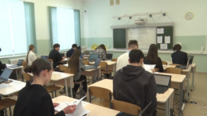 Больше полутысячи амурских школьников написали пробный ЕГЭ по информатике - gtrkamur.ru