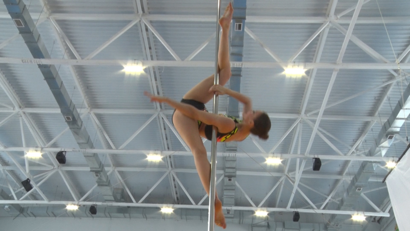 Амурчанки показали свое мастерство на чемпионате и первенстве области по пилонному спорту - gtrkamur.ru