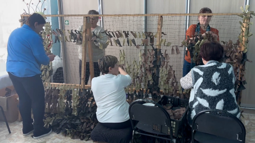 Полторы сотни жителей Прядчино объединились для помощи бойцам СВО - gtrkamur.ru