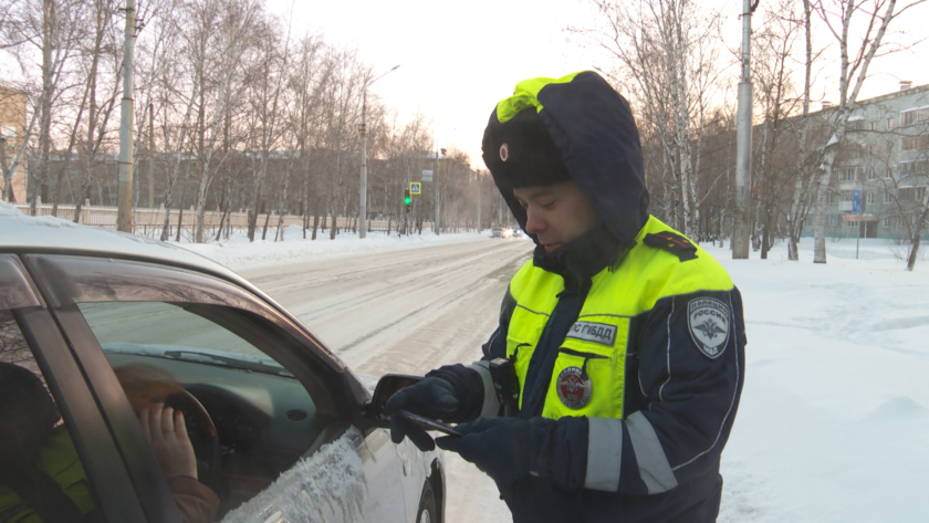 Почти 300 водителей оштрафовали с начала года за несоблюдение правил перевозки детей - gtrkamur.ru