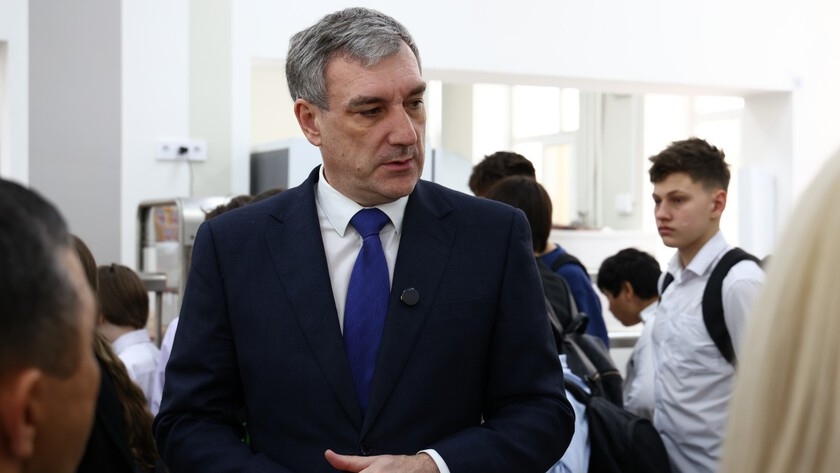 Василий Орлов поручил расширить программу создания школьных кафе - gtrkamur.ru