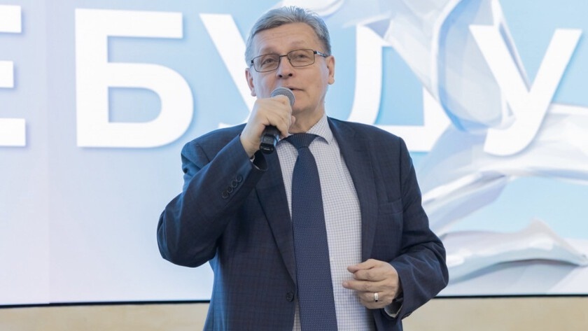 Рифат Сабитов поприветствовал финалистов Всероссийского конкурса студенческих команд «Лучник. Будущее». - gtrkamur.ru