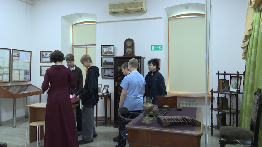 Интерактивные квест-экскурсии проводят в «Доме Котельникова» - gtrkamur.ru