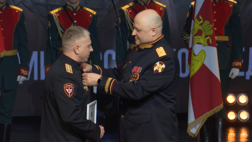 В ОКЦ за заслуги и героизм наградили отличившихся амурчан - gtrkamur.ru