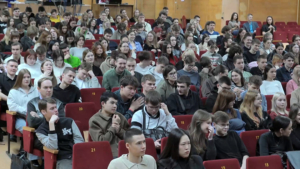 Поддержку молодых родителей и репродуктивное здоровье обсудили амурские студенты на региональном форуме - gtrkamur.ru