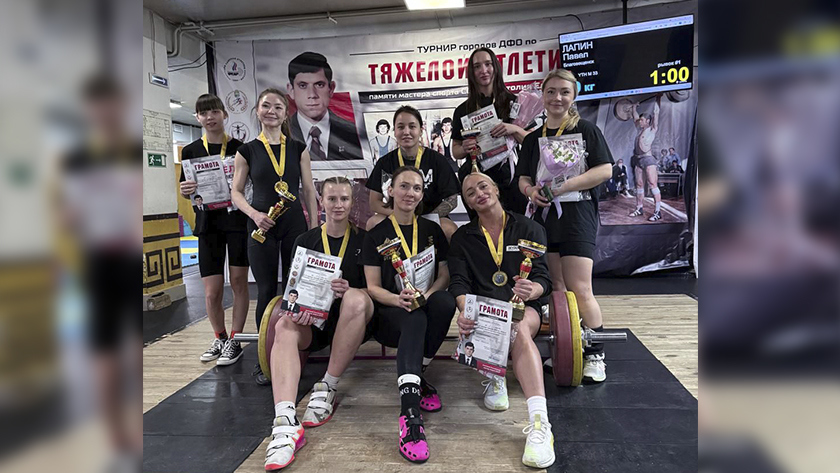 Соревнования по тяжелой атлетике собрали спортсменов со всей области - gtrkamur.ru