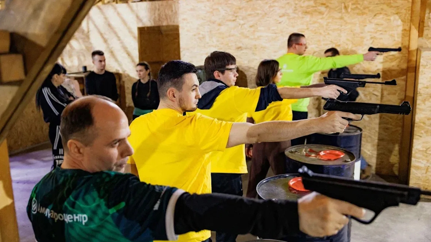 Трудовые коллективы Благовещенска сразились в троеборье - gtrkamur.ru