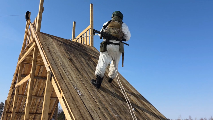 Полосу препятствий для штурмовиков развернули на полигоне в Екатеринославке - gtrkamur.ru