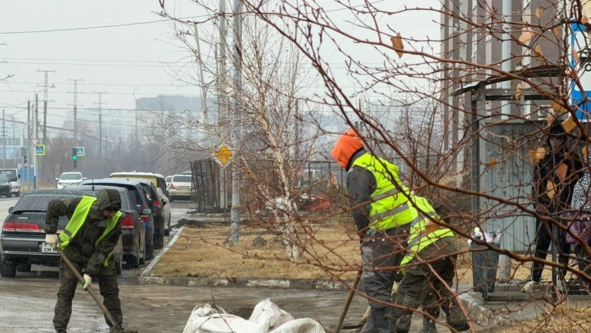 Мусор, газоны и парковка: мэр Благовещенска потребовал навести порядок в 800-м квартале - gtrkamur.ru