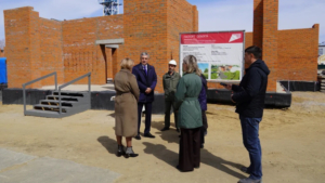 Василий Орлов проверил строительство поликлиники в Екатеринославке - gtrkamur.ru