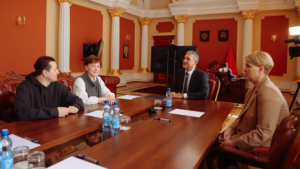 Большой Детский фестиваль впервые в Приамурье: Василий Орлов и Сергей Безруков обсудили сотрудничество - gtrkamur.ru