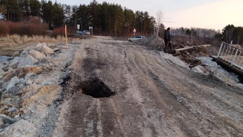 В Шимановском округе размыло дорогу: проезд для грузовиков закрыт - gtrkamur.ru