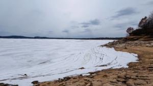 На реках Приамурья начался ледоход, а Бурейское водохранилище ещё сковано панцирем - gtrkamur.ru