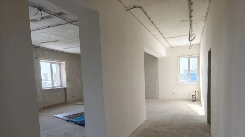 «Чудо-дерево» вместо пыльных стеллажей: детская библиотека в Тамбовке станет модельной - gtrkamur.ru