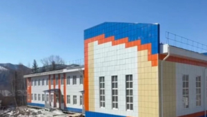 Школа в Экимчане готова на 89%: строительство вышло на финишную прямую - gtrkamur.ru