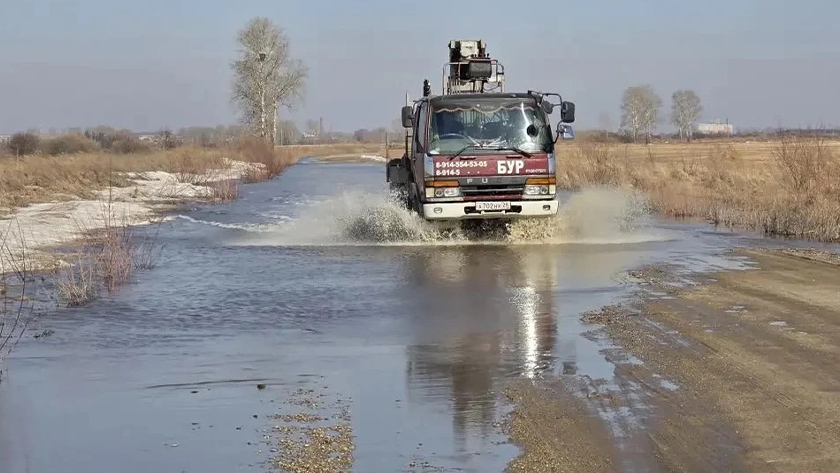 Талая вода вышла на дороги: в Приамурье затруднено движение транспорта - gtrkamur.ru