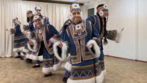 «Мой язык эвенкийский!»: в Тындинском округе школьники постигают культуру предков через танцы и ремесла - gtrkamur.ru