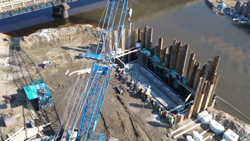 Реконструкцию моста через Завитую планируют завершить в ноябре - gtrkamur.ru