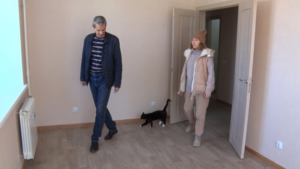 Первым переселенцам из аварийного жилья в Благовещенском округе вручили квартиры - gtrkamur.ru