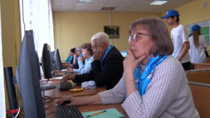 Пенсионеры из 19 муниципалитетов области продемонстрировали свои навыки владения техникой - gtrkamur.ru