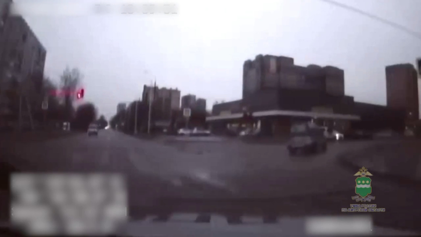 Гонка с полицией и блокировка дверей: амурский водитель без прав получил 8 суток ареста - gtrkamur.ru