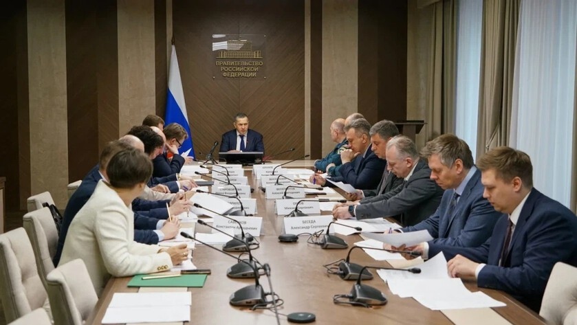 Юрий Трутнев провел совещание по устранению ограничений, мешающих борьбе с ЧС на Дальнем Востоке - gtrkamur.ru