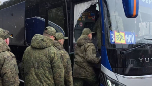 В Приамурье состоялась первая массовая отправка призывников для прохождения военной службы - gtrkamur.ru