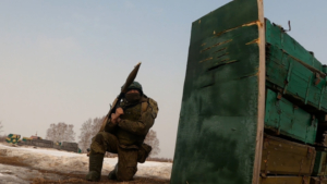 Военнослужащие ВВО обучаются стрелять из гранатомёта на полигоне в Приамурье - gtrkamur.ru