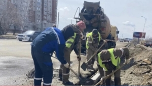 Ремонт Студенческой в Благовещенске идёт по графику: дорожники ставят бордюры и монтируют кабель-канализацию - gtrkamur.ru