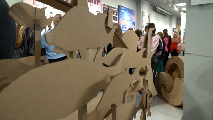 АмГУ представил 30 картин и арт-объекты на фестивале в краеведческом музее - gtrkamur.ru