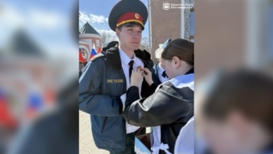 Волонтёры Благовещенска раздали уже более 500 георгиевских ленточек - gtrkamur.ru