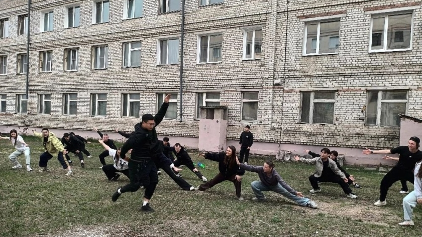 Китайские студенты научили будущих амурских педагогов ушу и диаболо - gtrkamur.ru