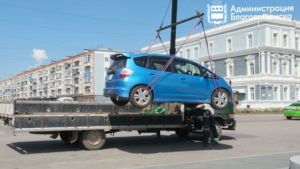 В центре Благовещенска эвакуируют авто: водителей призывают быть внимательней - gtrkamur.ru