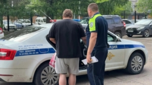 Шесть протоколов и арест: 19-летний благовещенец проигнорировал требования инспекторов и поплатился свободой - gtrkamur.ru