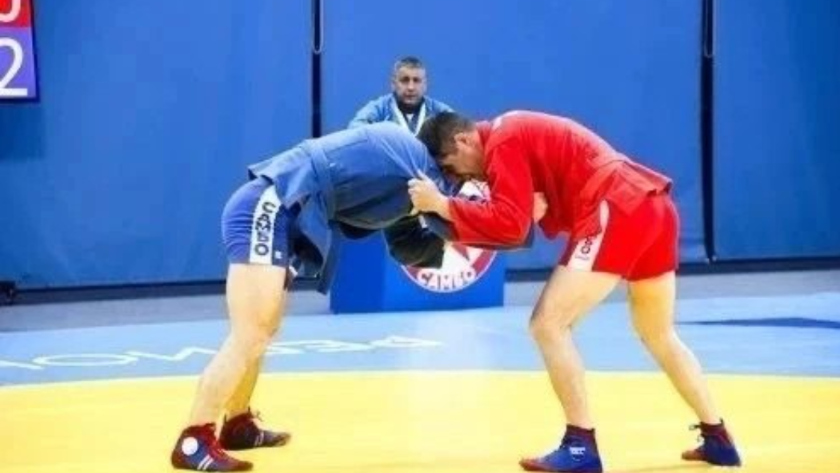 Проиграл один балл, вырвал победу на последних секундах: амурчанин взял серебро на чемпионате России по самбо - gtrkamur.ru